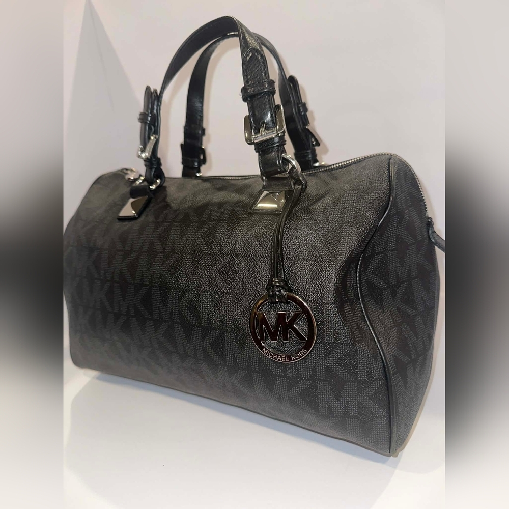 Michael Kors Grayson Satchel - Picture 2 of 8
